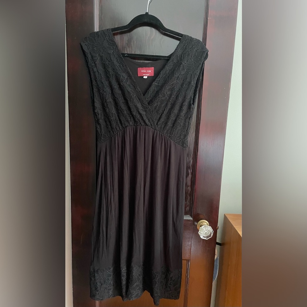 Tiffany Rose Maternity Elegant Black Lace Dress Size 10/12